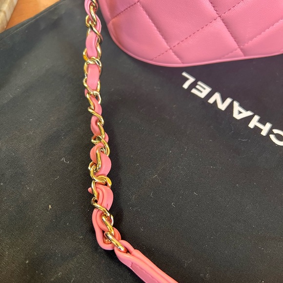 Beautiful pink Chanel vanity bag - Picture 3 of 16